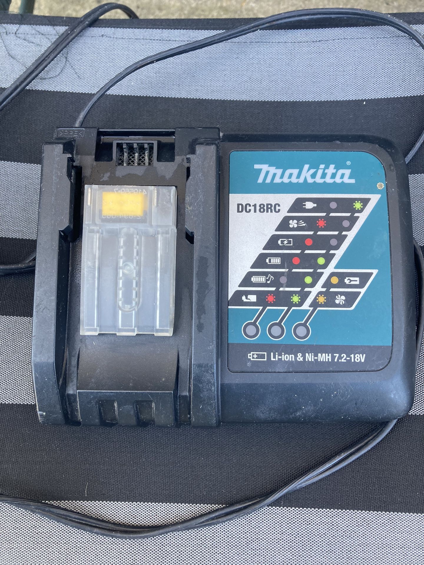 Makita DC18RC Charger
