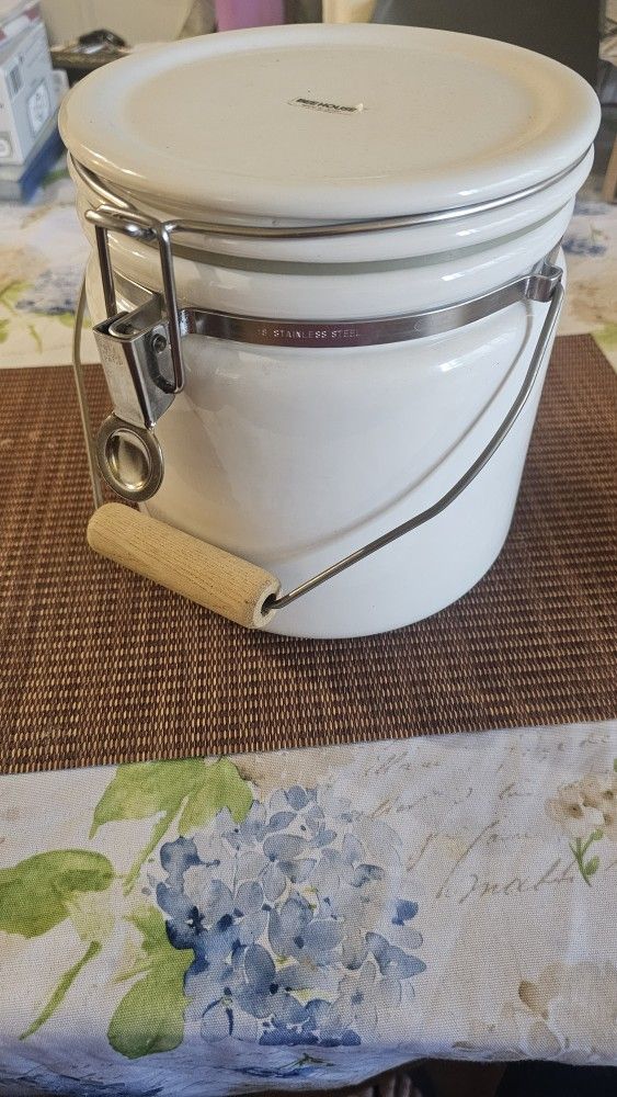 Bee House Ceramic Container