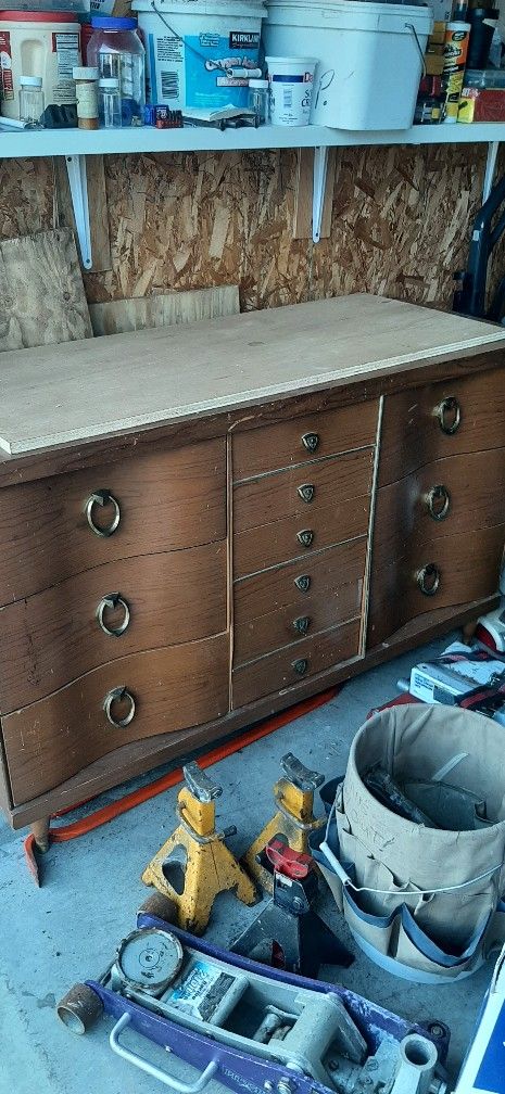 Dresser
