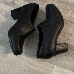 Clarks Woman's Promise Chelly Bootie Black Sz 6.5