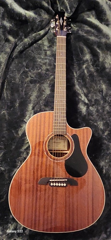 Alvarez RG266CE Acoustic Guitar With Built In Pick Up