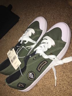 Shoes size 5