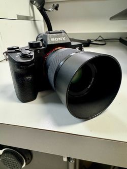Sony A7R III Camera Bundle + 3 Sony Lenses & Battery/Charger/Bag