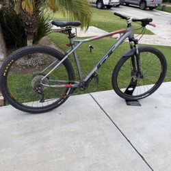 GT Avalanche 29er Suspension Mountain Bike - XL Frame