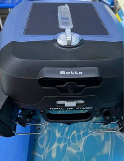 Betta solar pool skimmer CORDLESS