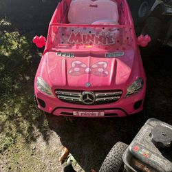 Minnie Mouse Mercedes  