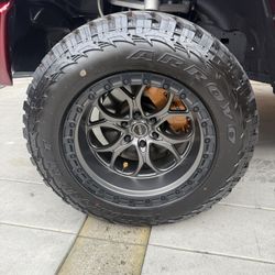 WELD 20x12 On 35 NEW SET UP only 900 Miles 6x139 6x5.5 