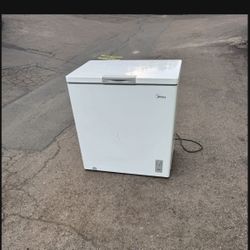 Household Convertible Deep Chest Freezer Garage Ready With LED Light (free Local Delivery)