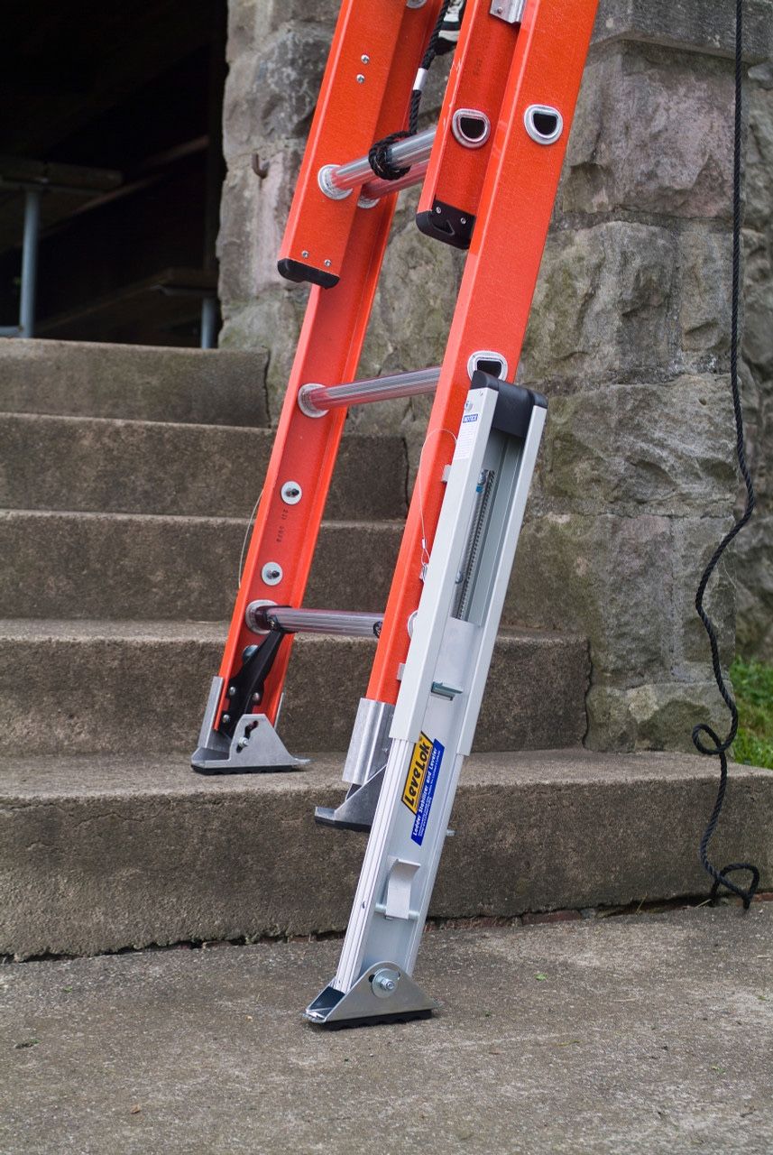 Werner PK70-1 Ladder Leveler with 2-Base Unit Attachments