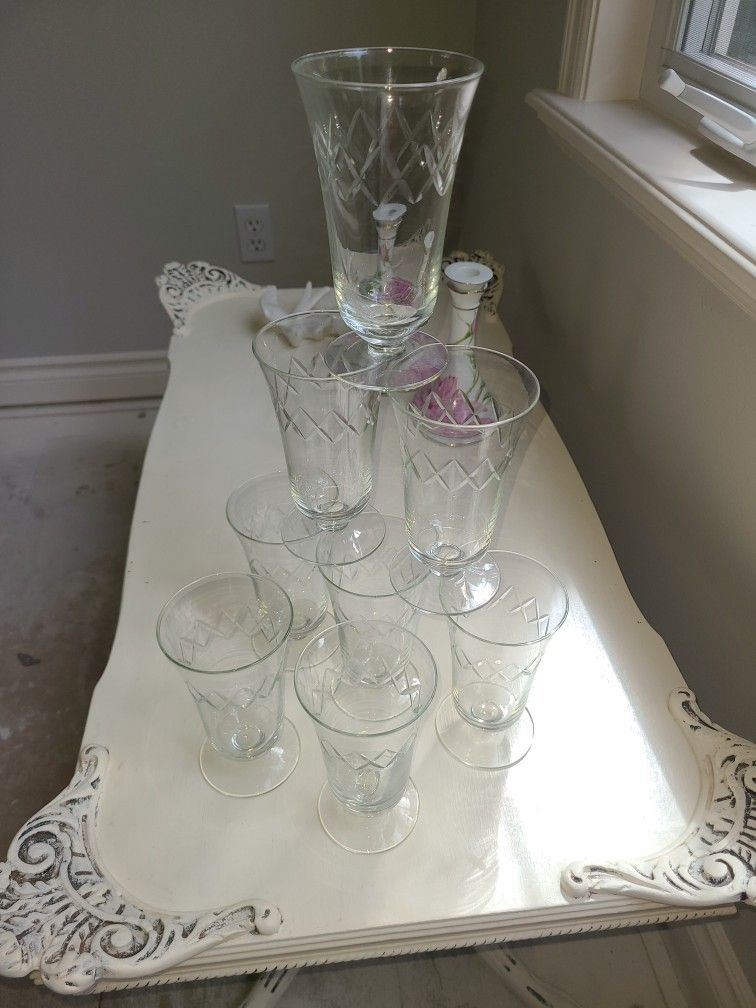 Stemmed Glasses footed with Flared Shape, mid Century 1960s, Set of 8 barware wedding