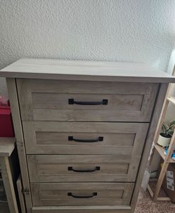 4-Drawer Wood Dresser Chest and small table