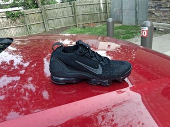 Brand New And Original Kid's Nike Air Vapormax Flyknit Sneakers Sizes 6y