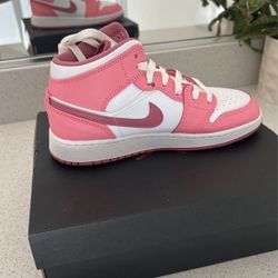 Brand New Never Worn !
