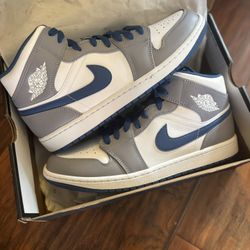 Jordan 1 Mid True Blue