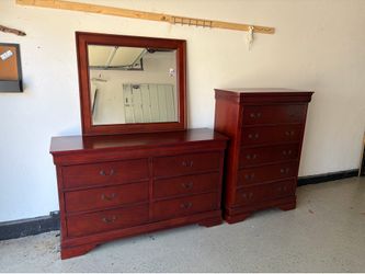 Cherry Wood Dresser Set w/ Mirror (Can Deliver)