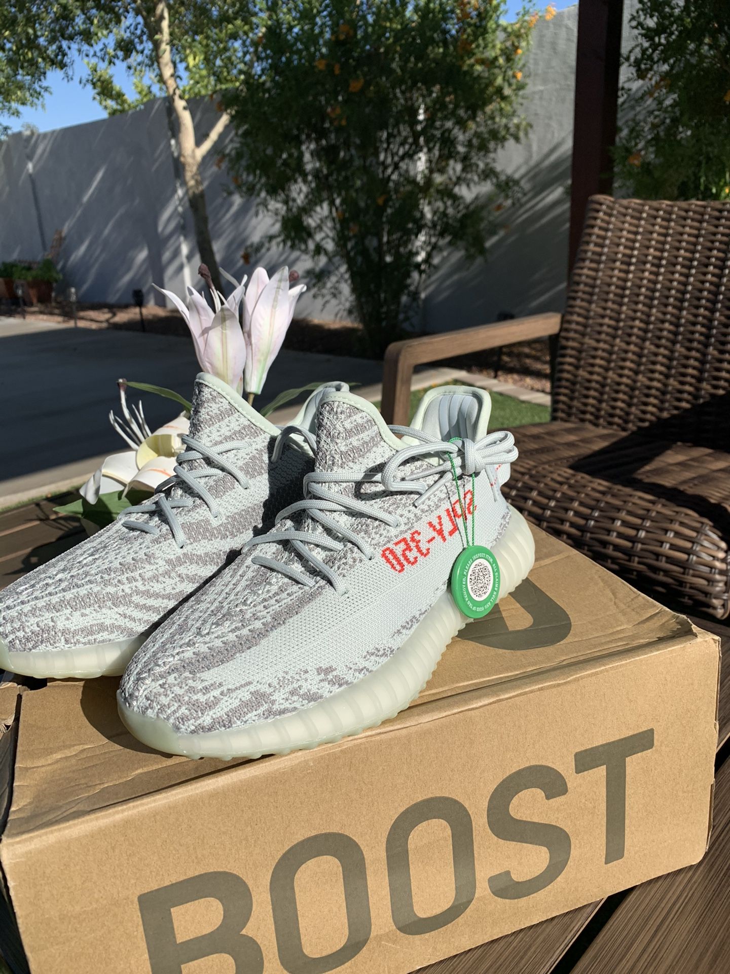 Blue tint yeezy box best sale
