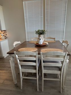 Dinning room table