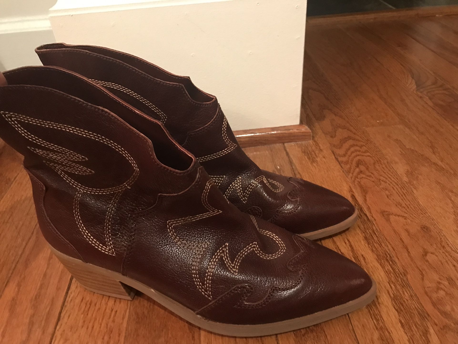 Chinese Laundry Fiona Western Booties