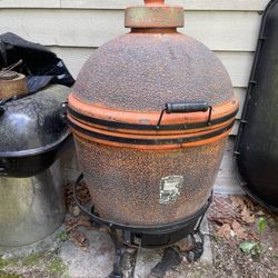 Vintage Imperial Kamado Ceramic Barbecue Smoker - $250 (Negotiable) - Priced to Sell!