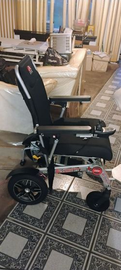 EAOne Dx9 electric lightweight mobile chair 700