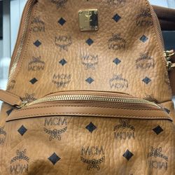 MCM AREN SLING BAG IN VISETOS