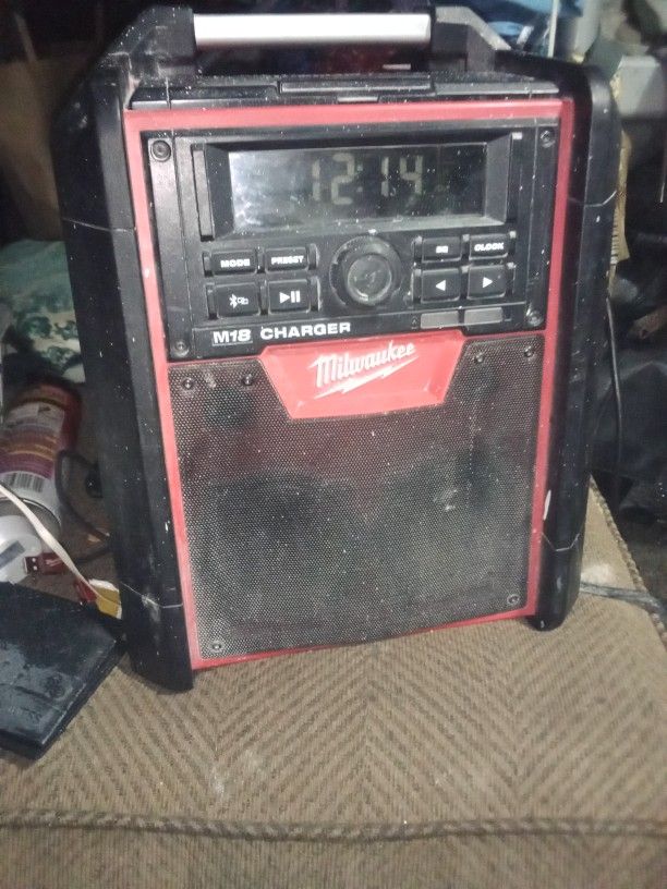 M18 Radio Charge