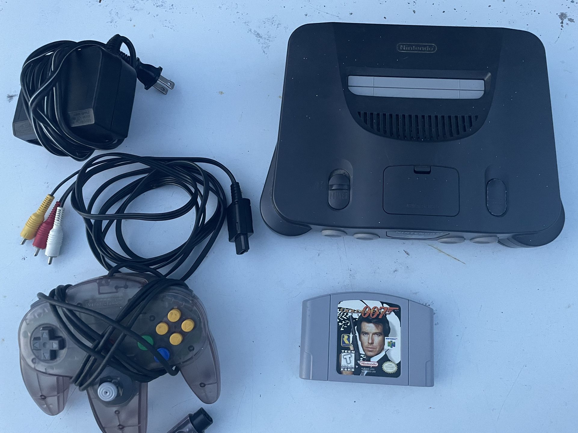 Nintendo 64 W/ Goldeneye 007