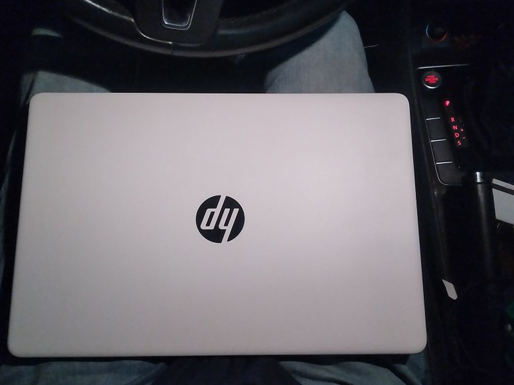 HP Laptop BRAND NEW MODEL # 15-DY1039NR