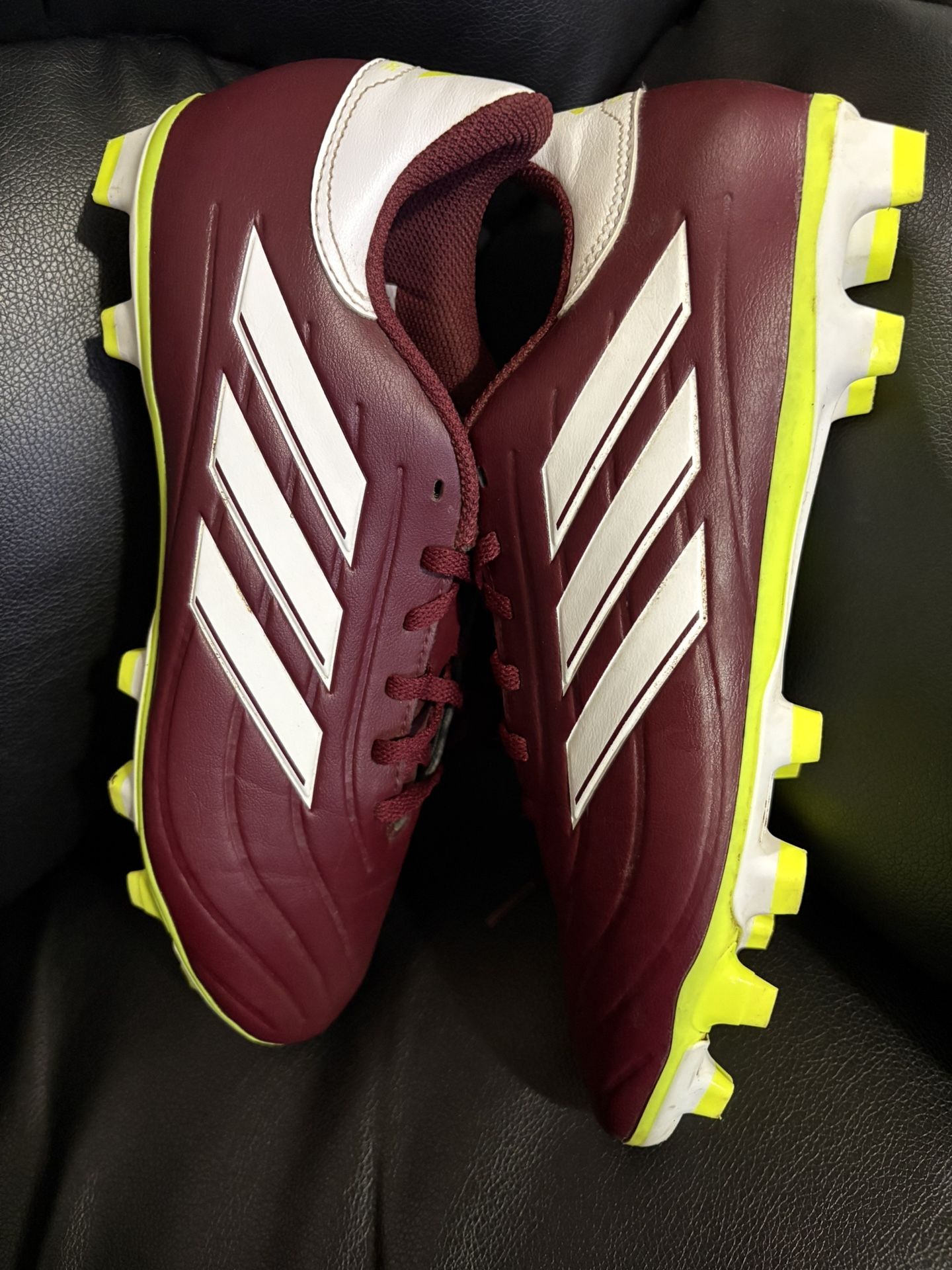 Size 9 Soccer Cleats 