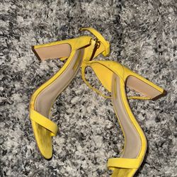 Bright Yellow Heels – Size 10