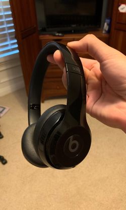 BEATS WIRELESS HEADPHONES GREAT CONDITION