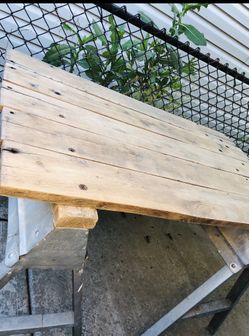 Restoration Pallet Table 
