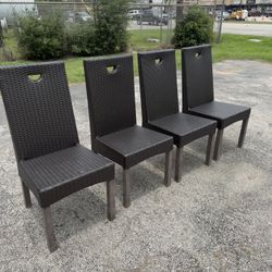 Set Of 4 Wicker Chairs 