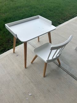 Kids desk