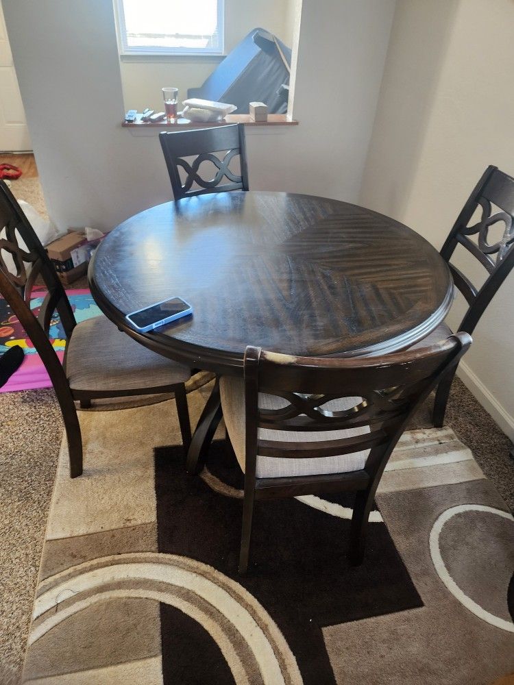 Used Table Must Pick Up