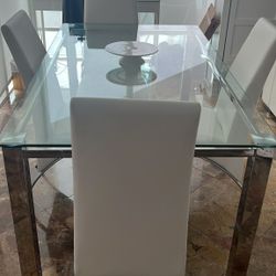 High End Table With Chairs