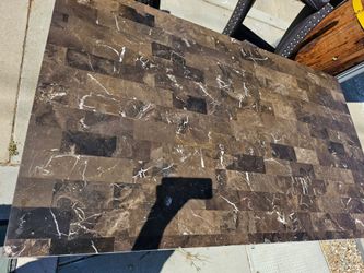 Free dinning  table