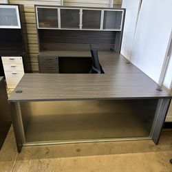 Office Furniture U Shaped With Hutch and Glass Modesty 