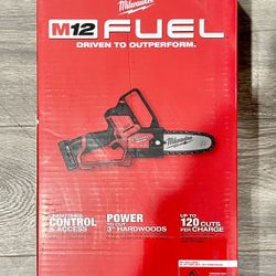 Milwaukee M12 FUEL Hatchet Kit