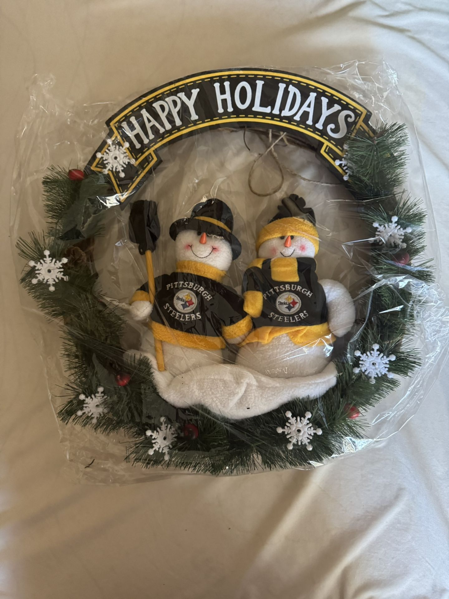 Brand New Pittsburgh Steelers Happy Holidays Wreath
