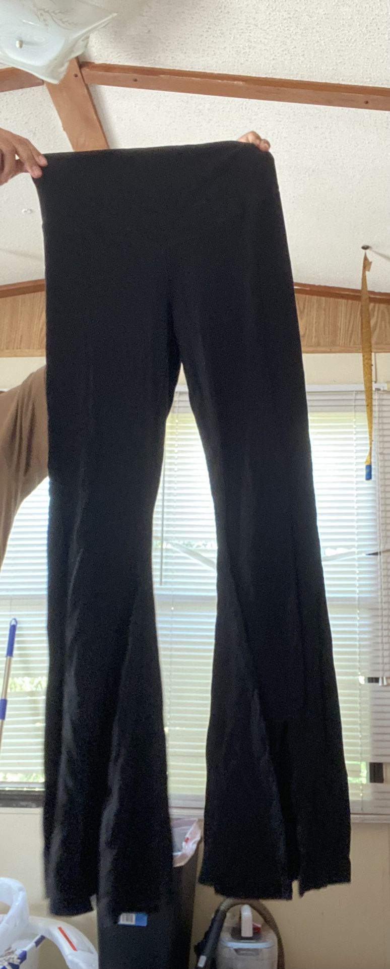 Black leggings, size medium