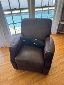 Vintage Brown Reclining Chair