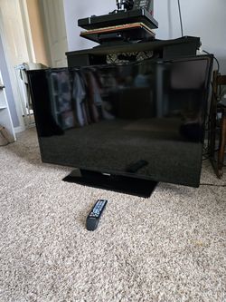 Very Nice 40" Samsung LED HD TV."CHECK OUT MY PAGE FOR MORE DEALS "