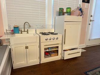 Pottery Barn Kids Chelsea Kitchen Set – Sink, Stove/Oven & Fridge – Simply White