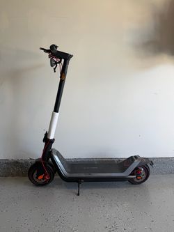 NIU KQi3 Max Electric Scooter