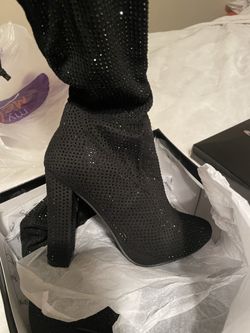 Black Boots With Sparkle For The Season