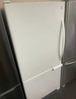 Kenmore Bottom Freezer Refrigerator, White, Gently Used