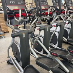 StarTrac 8CT Cross Trainer 