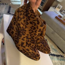  Brand New Size 10 Cheetah Wedges 