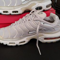 Nike Air Max Plus Men's Size 9 And 1/2 New Never Been Worn